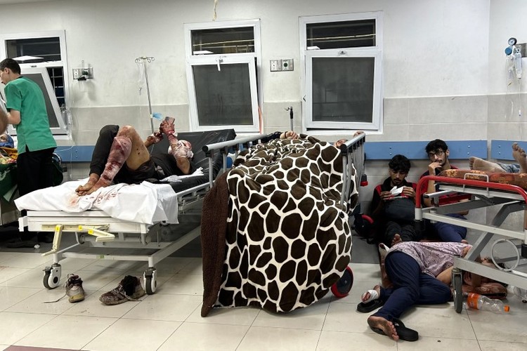 Hình ảnh hàng chục bệnh viện ở Dải Gaza bên bờ vực sụp đổ - Ảnh 6.