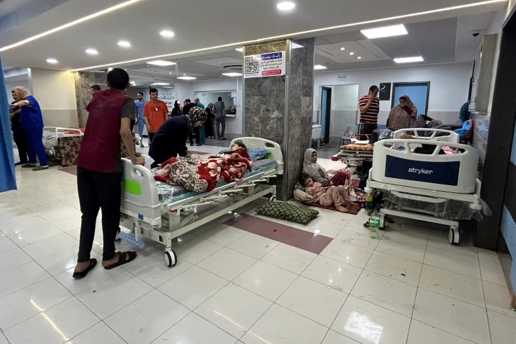 Hình ảnh hàng chục bệnh viện ở Dải Gaza bên bờ vực sụp đổ - Ảnh 8.