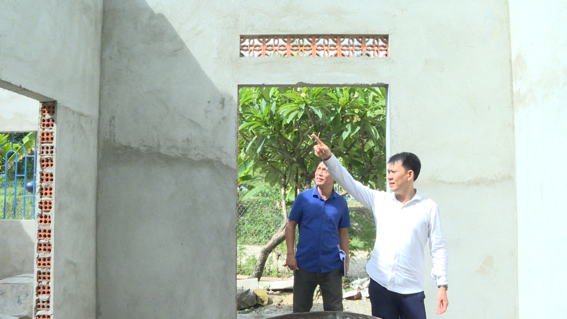 Huyện Trà Bồng: Tập trung xây dựng nhà ở cho hộ nghèo, hộ cận nghèo  - Ảnh 3.