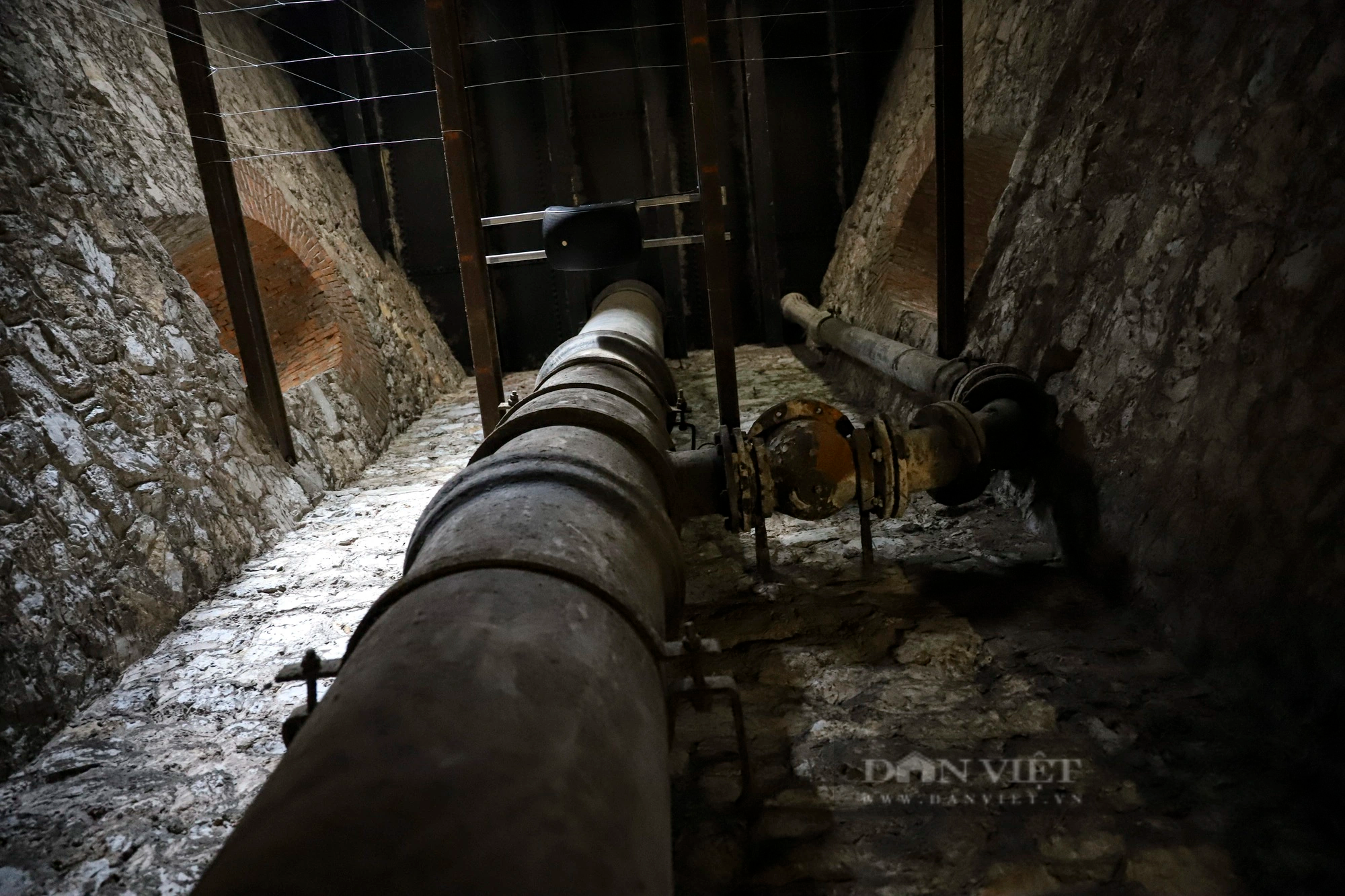 Khám phá bên trong Tháp nước Hàng Đậu với đường ống dẫn nước 129 năm tuổi - Ảnh 8.