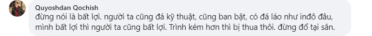 CĐV Việt Nam phản ứng thế nào khi đội nhà phải chơi trên sân cỏ nhân tạo? - Ảnh 5.