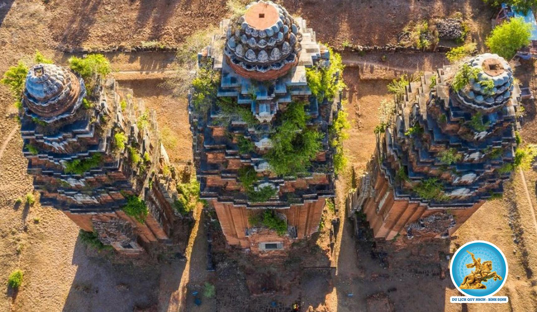 Rải rác ở vùng quê Bình Định là 14 tháp Champa cổ, 4 tòa thành cổ, có nơi dân ra đồng đào được đồ cổ - Ảnh 2.