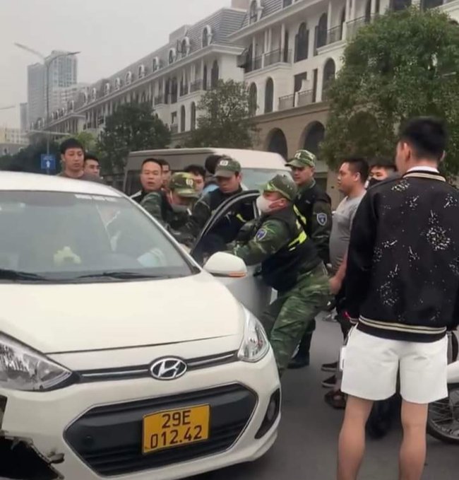 Đề nghị truy tố tài xế taxi tông tử vong bảo vệ ở khu đô thị Vinhomes Ocean Park - Hà Nội - Ảnh 1.