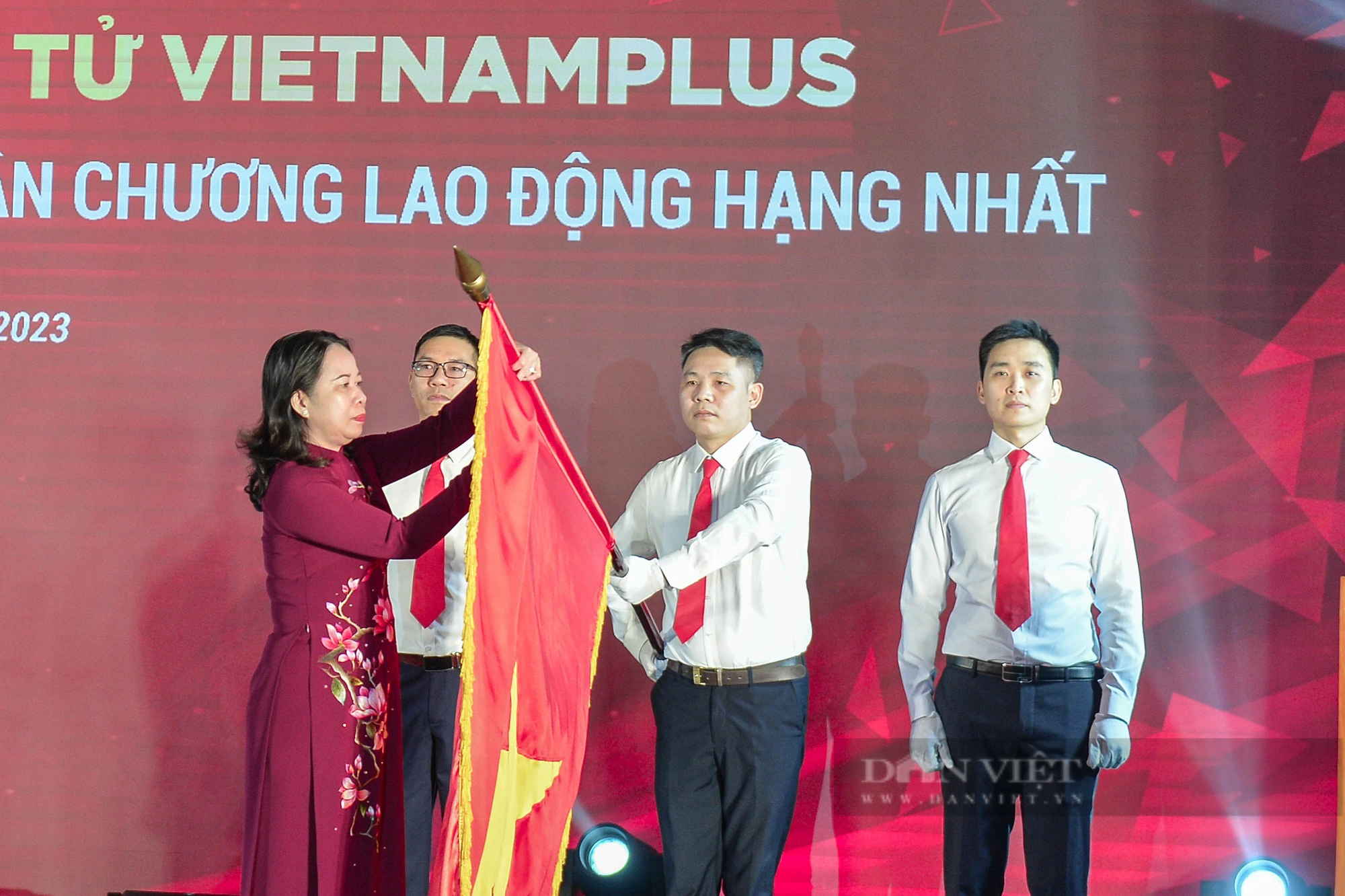 Báo điện tử VietnamPlus nhận Huân chương Lao động hạng Nhất - Ảnh 1.