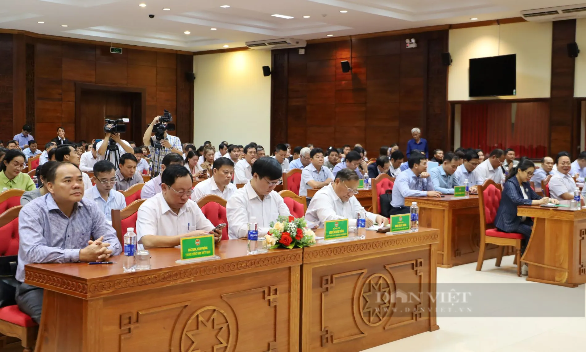 Hội nghị đối thoại giữa lãnh đạo UBND tỉnh với nông dân năm 2023 - Ảnh 1.