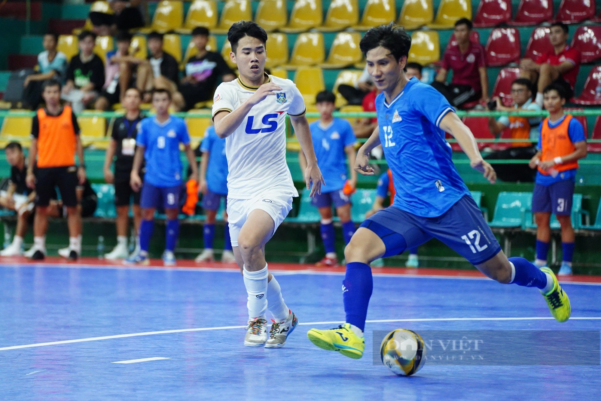 Thái Sơn Nam thắng kịch tính trên chấm luân lưu trong trận “siêu kinh điển” futsal - Ảnh 4.