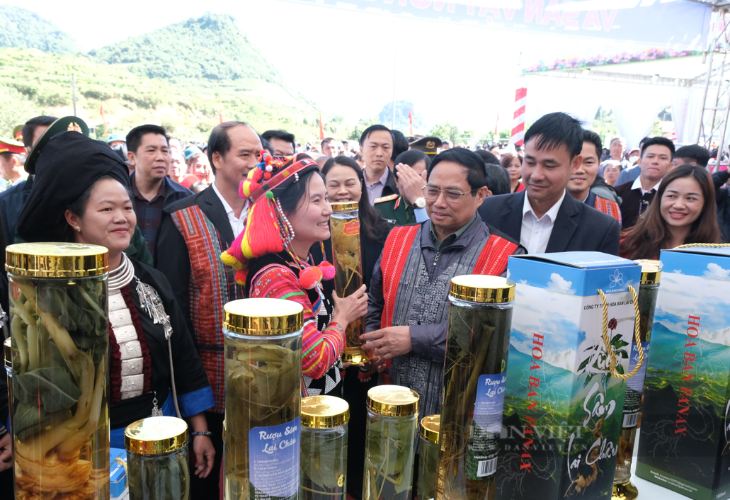 Thủ tướng Chính phủ Phạm Minh Chính dự Ngày hội đại đoàn kết toàn dân tộc tại Lai Châu  - Ảnh 6.