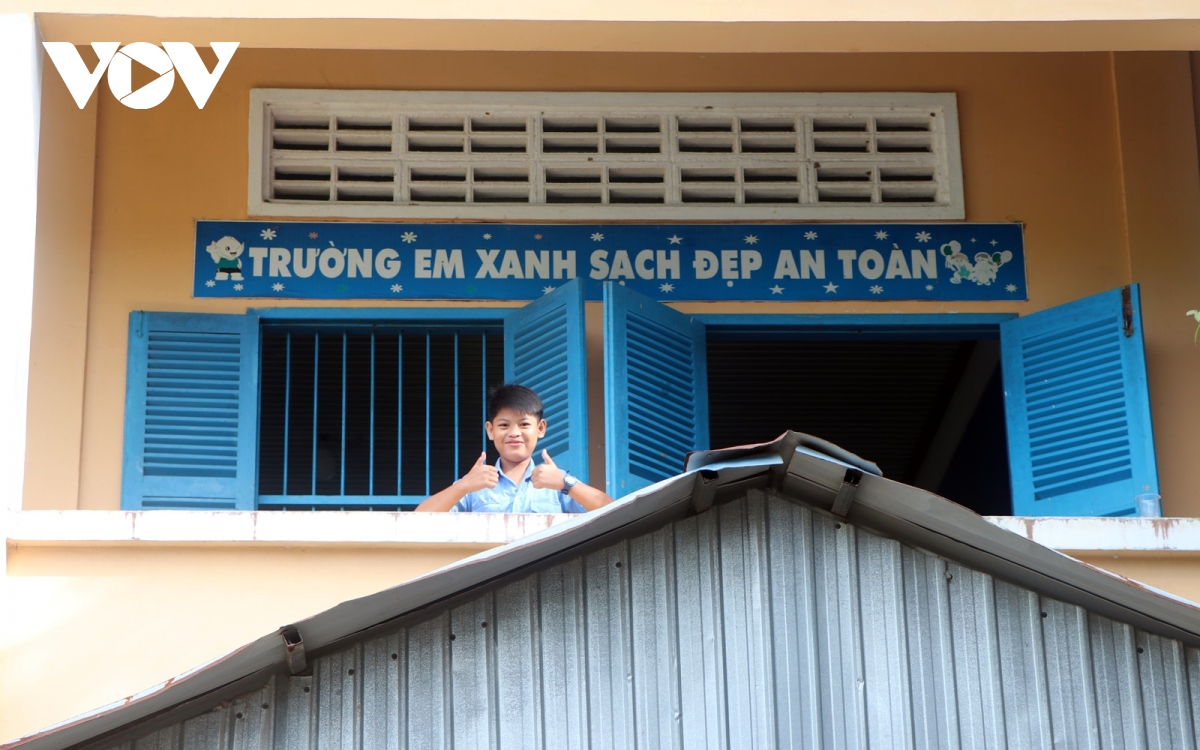 Vượt khó “gieo chữ” cho những con em gốc Việt tại Campuchia - Ảnh 11.