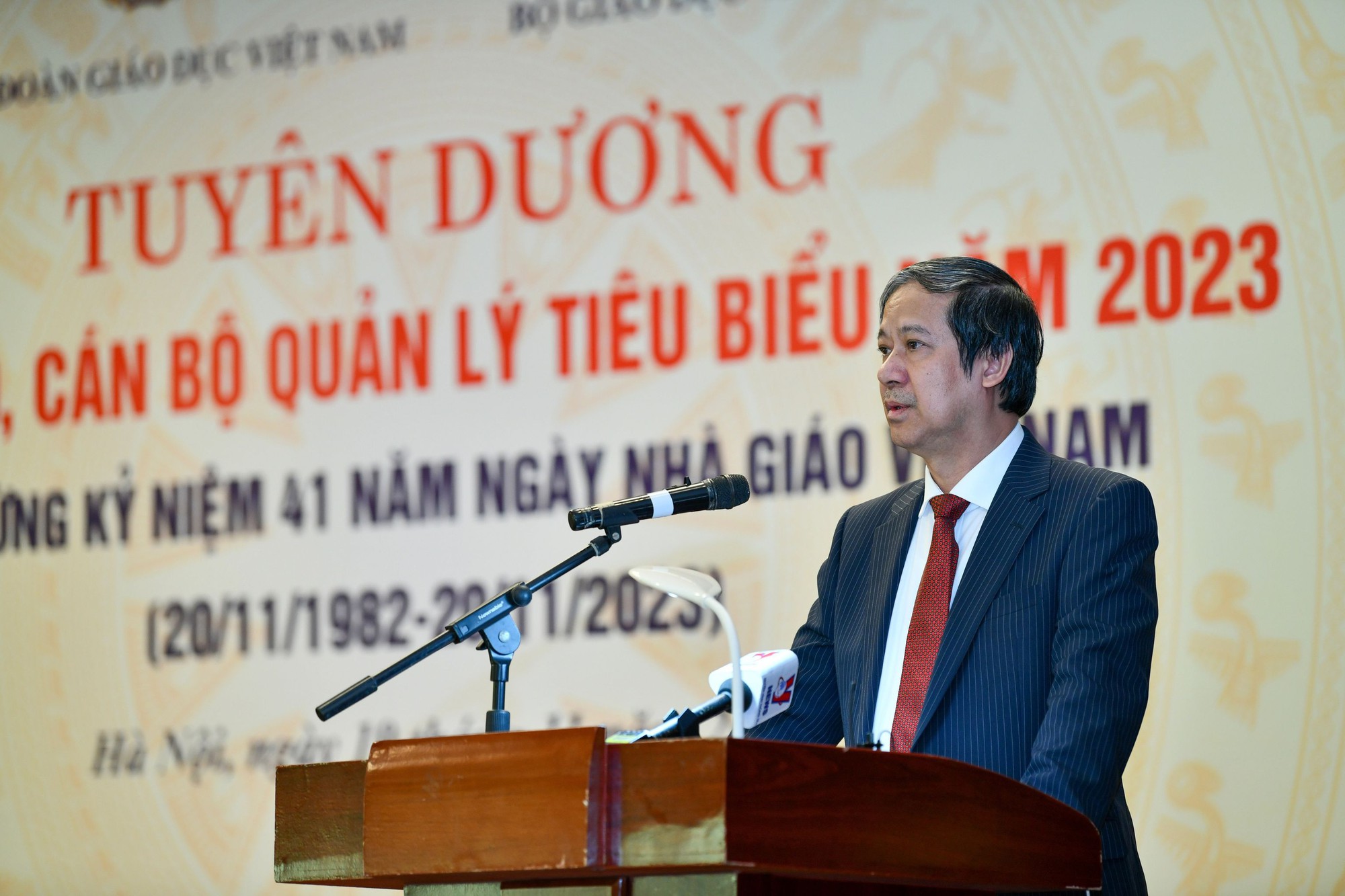 Bộ trưởng Nguyễn Kim Sơn: &quot;Đổi mới vừa là cơ hội, vừa là thách thức đối với các nhà giáo&quot; - Ảnh 1.