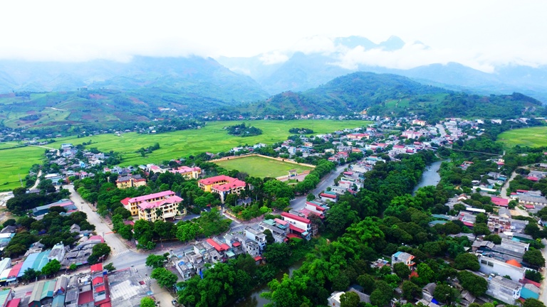 Huyện Văn Chấn (Yên Bái) phát huy mọi nguồn lực trong xây dựng nông thôn mới  - Ảnh 1.