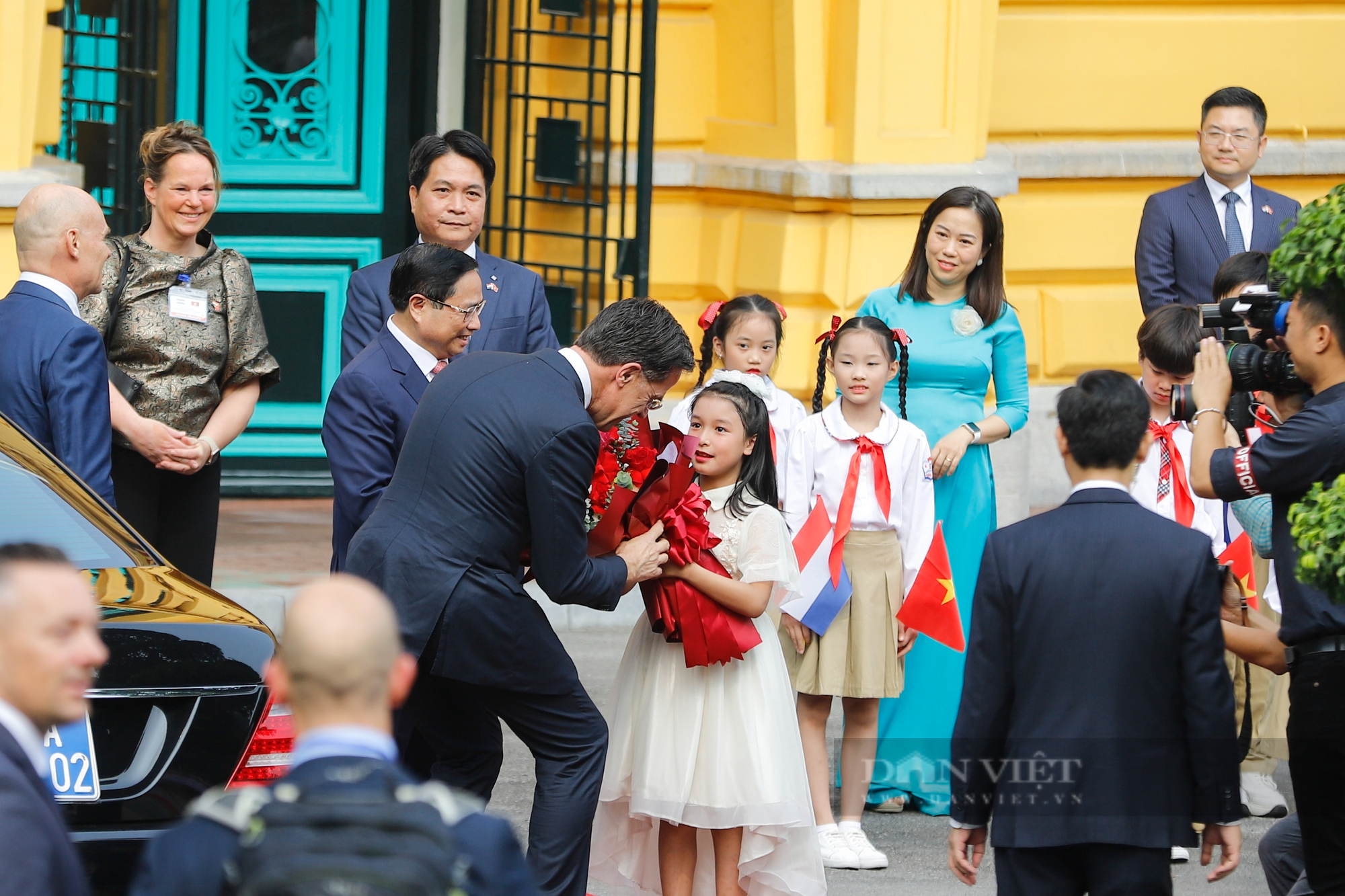 Thủ tướng Phạm Minh Chính chủ trì Lễ đón chính thức Thủ tướng Hà Lan Mark Rutte  - Ảnh 1.