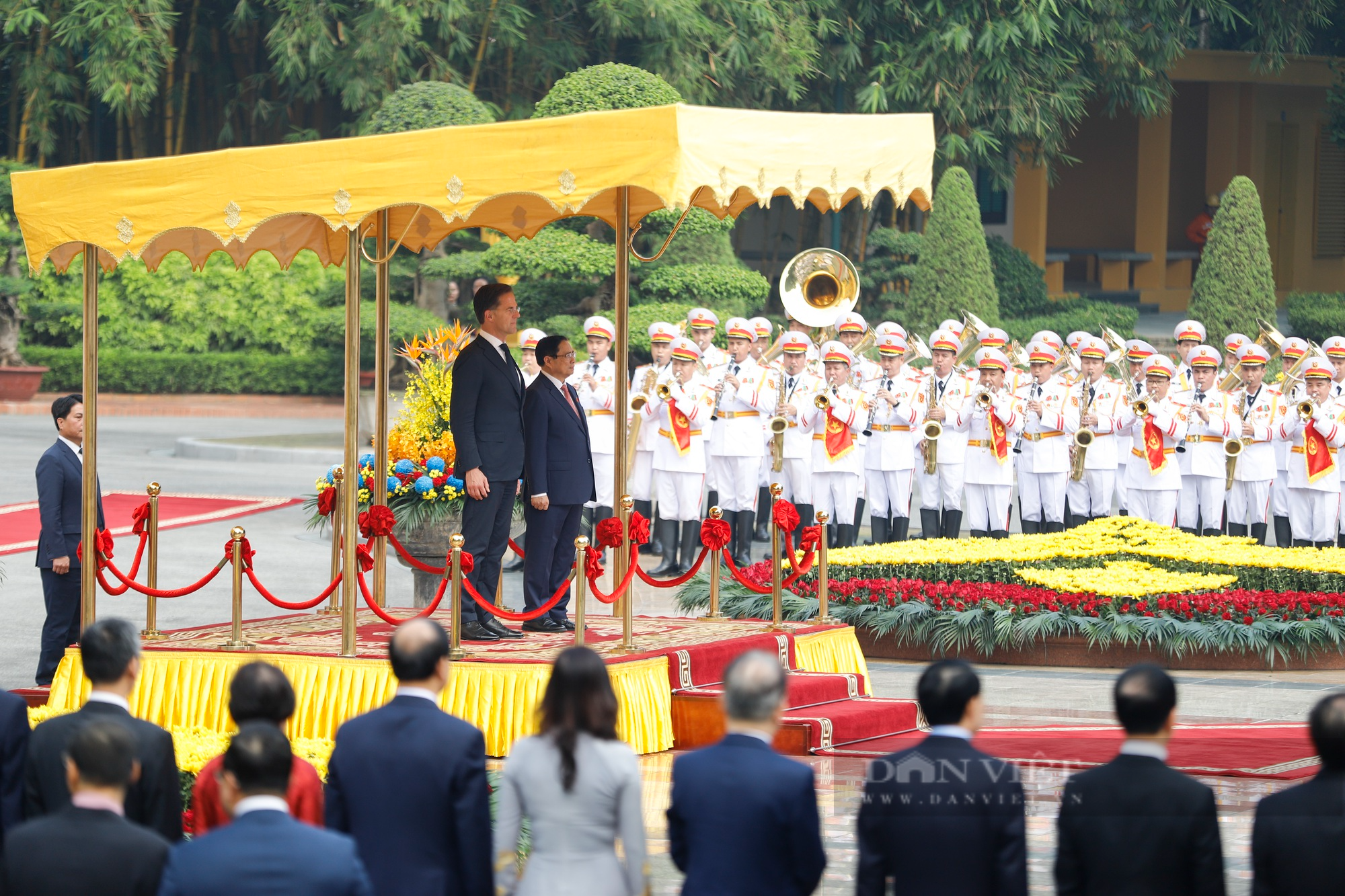 Thủ tướng Phạm Minh Chính chủ trì Lễ đón chính thức Thủ tướng Hà Lan Mark Rutte  - Ảnh 2.