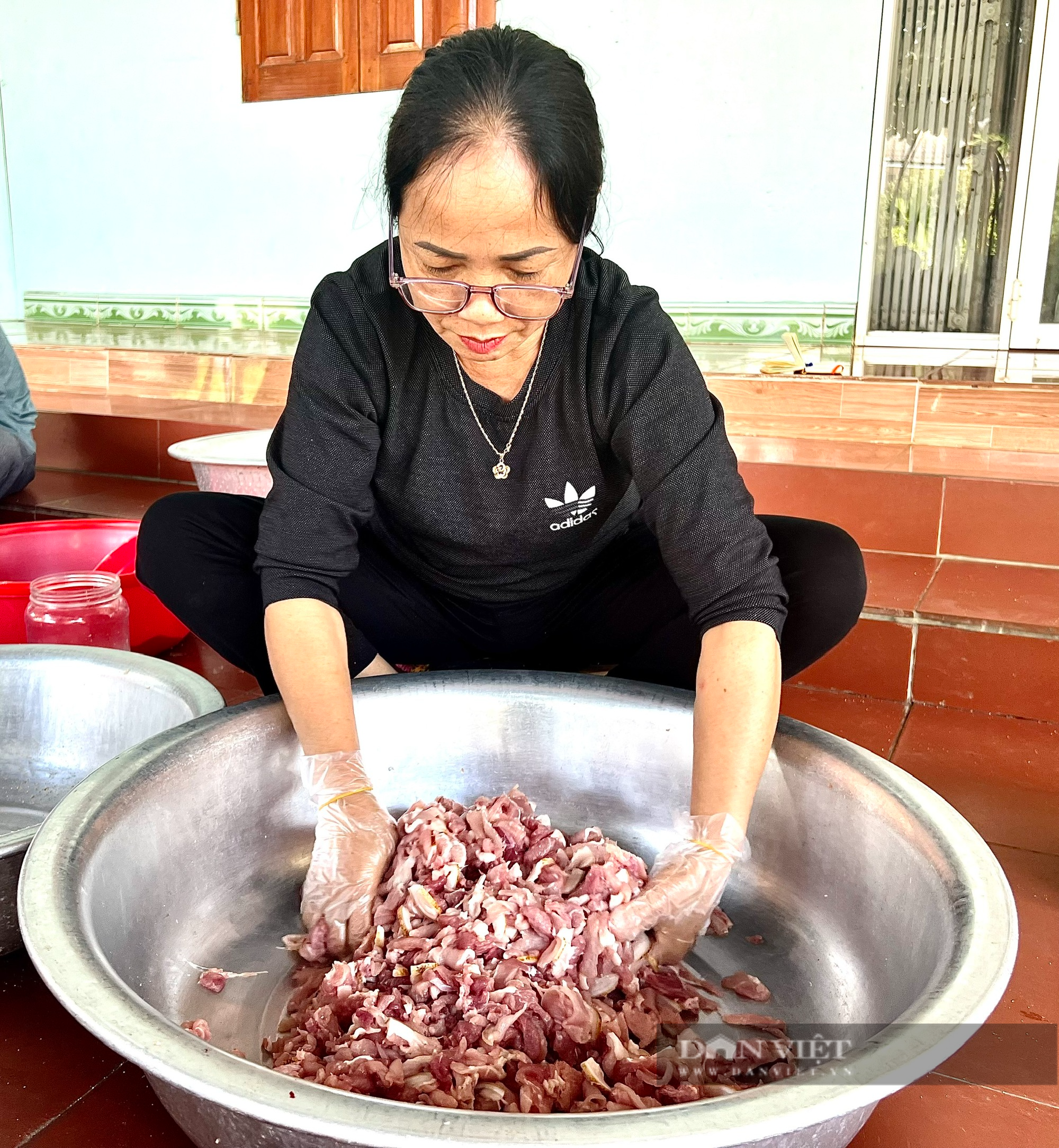 Mục sở thị đặc sản thịt chua đu đủ miền sơn cước Tân Sơn - Ảnh 3.