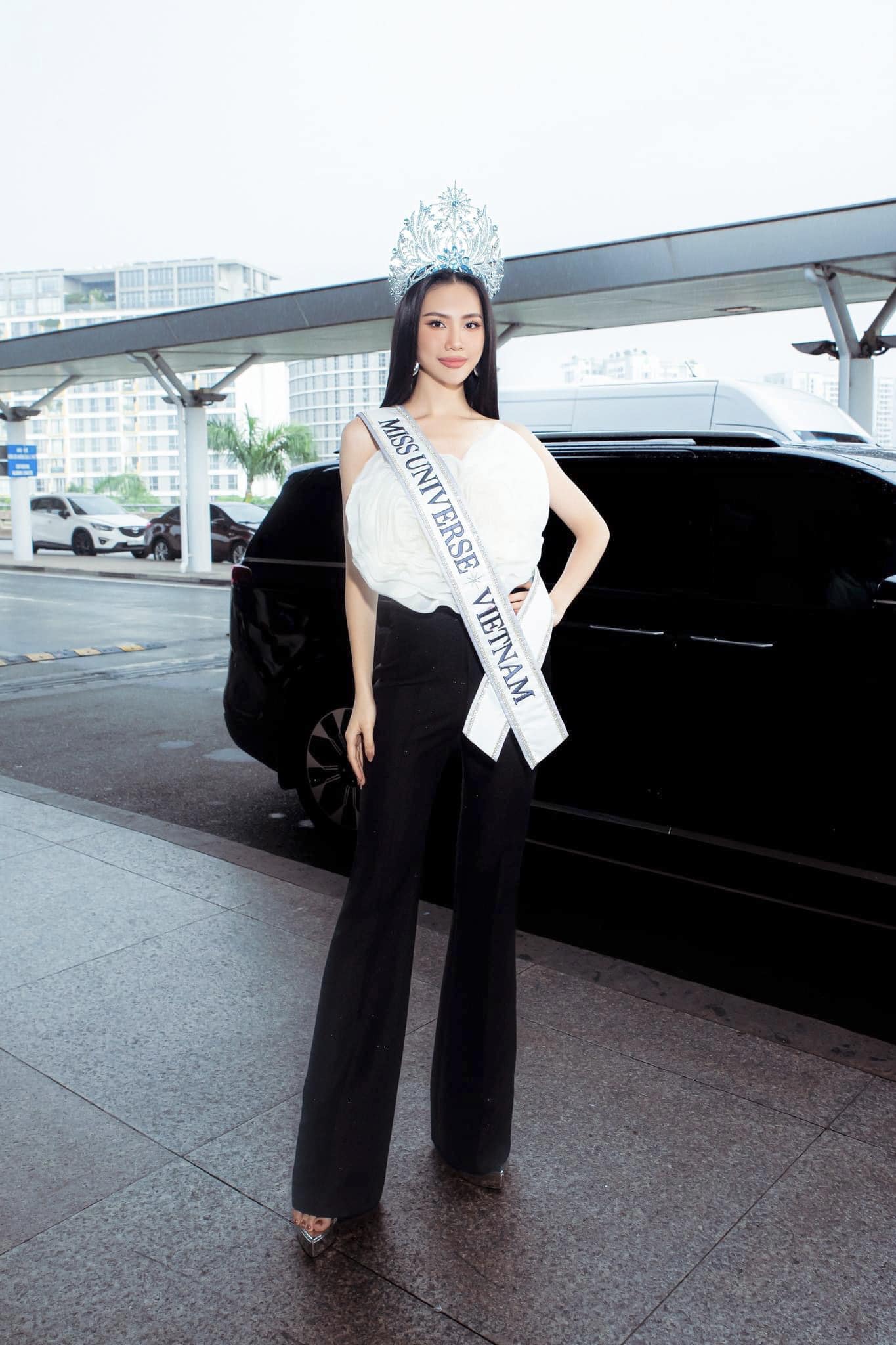 Bùi Quỳnh Hoa đi thi Miss Universe 2023 gây chú ý khi đội vương miện 2,1 tỷ đồng - Ảnh 1.