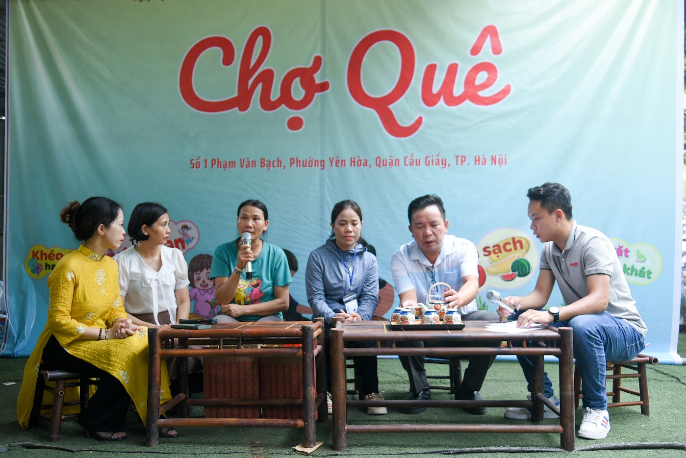 “3 năm nay tôi thường xuyên ăn cơm từ thiện để tiết kiệm tiền chữa bệnh cho con&quot; - Ảnh 1.