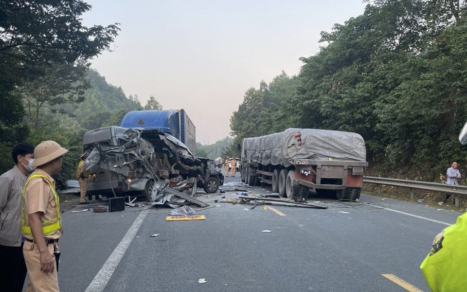 Tai nạn liên hoàn khiến 5 người tử vong ở Lạng Sơn: Bắt thêm tài xế container chở xi măng dừng bên đường