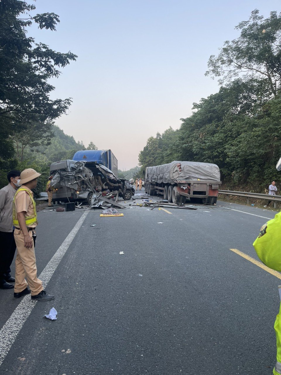 Bắt thêm tài xế Container  trong vụ tai nạn 5 người chết ở Lạng Sơn  - Ảnh 1.