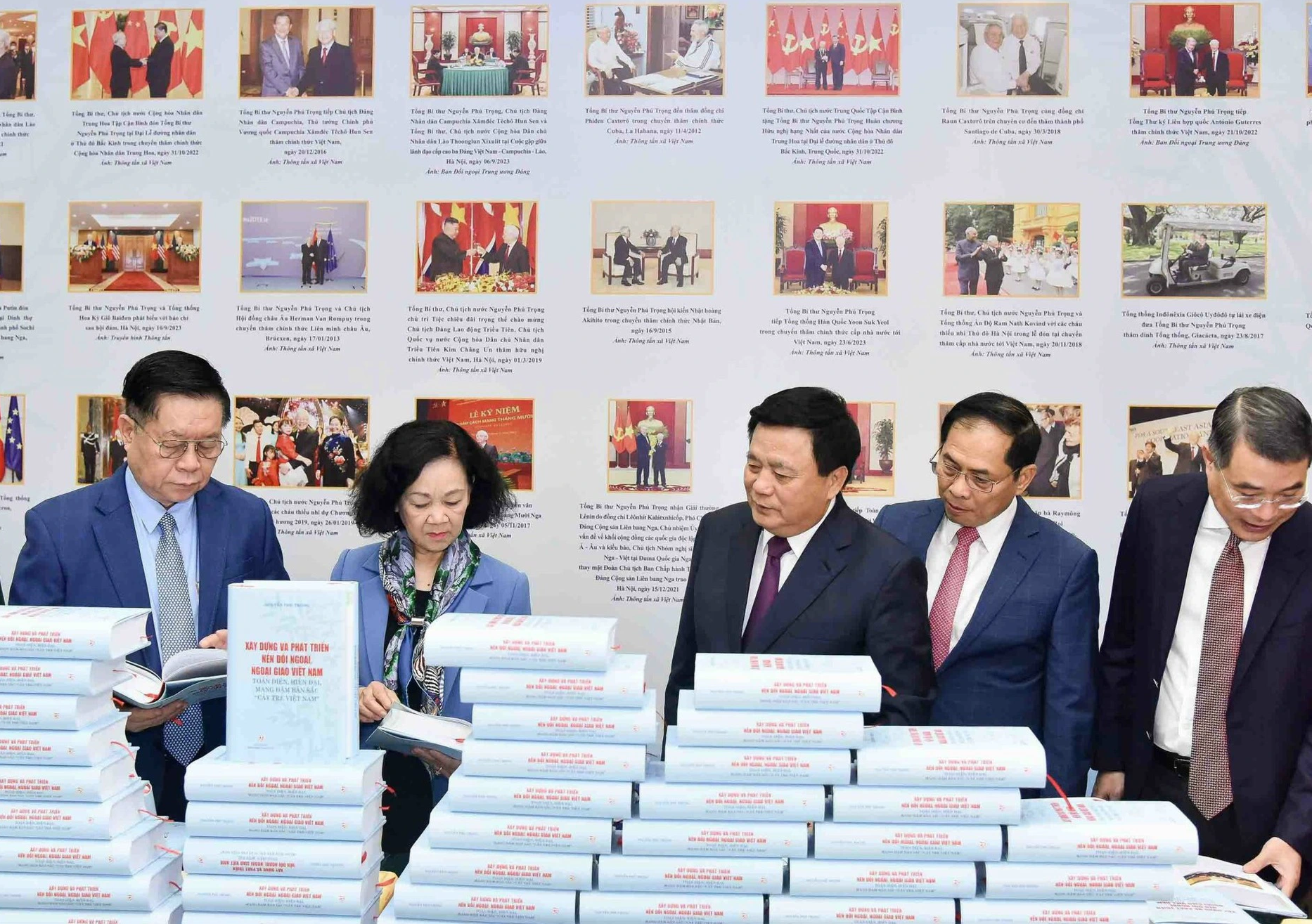 Ra mắt cuốn sách của Tổng Bí thư Nguyễn Phú Trọng về xây dựng nền đối ngoại, ngoại giao Việt Nam - Ảnh 2.