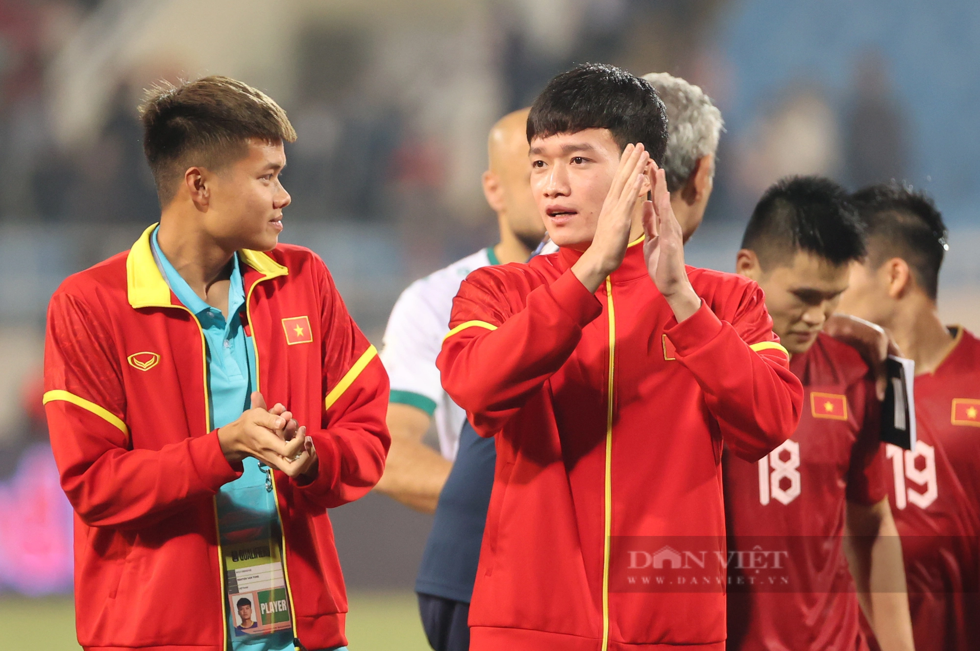Hai thái cực kẻ khóc người cười sau trận đấu giữa Việt Nam và Iraq - Ảnh 9.