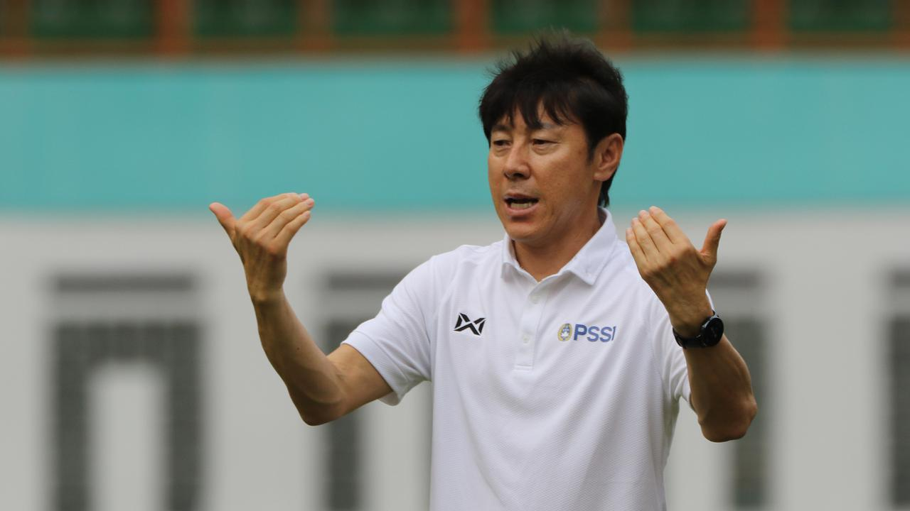 Đội nhà 2 trận không thắng, báo Indonesia đòi &quot;trảm&quot; HLV Shin Tae-yong - Ảnh 1.