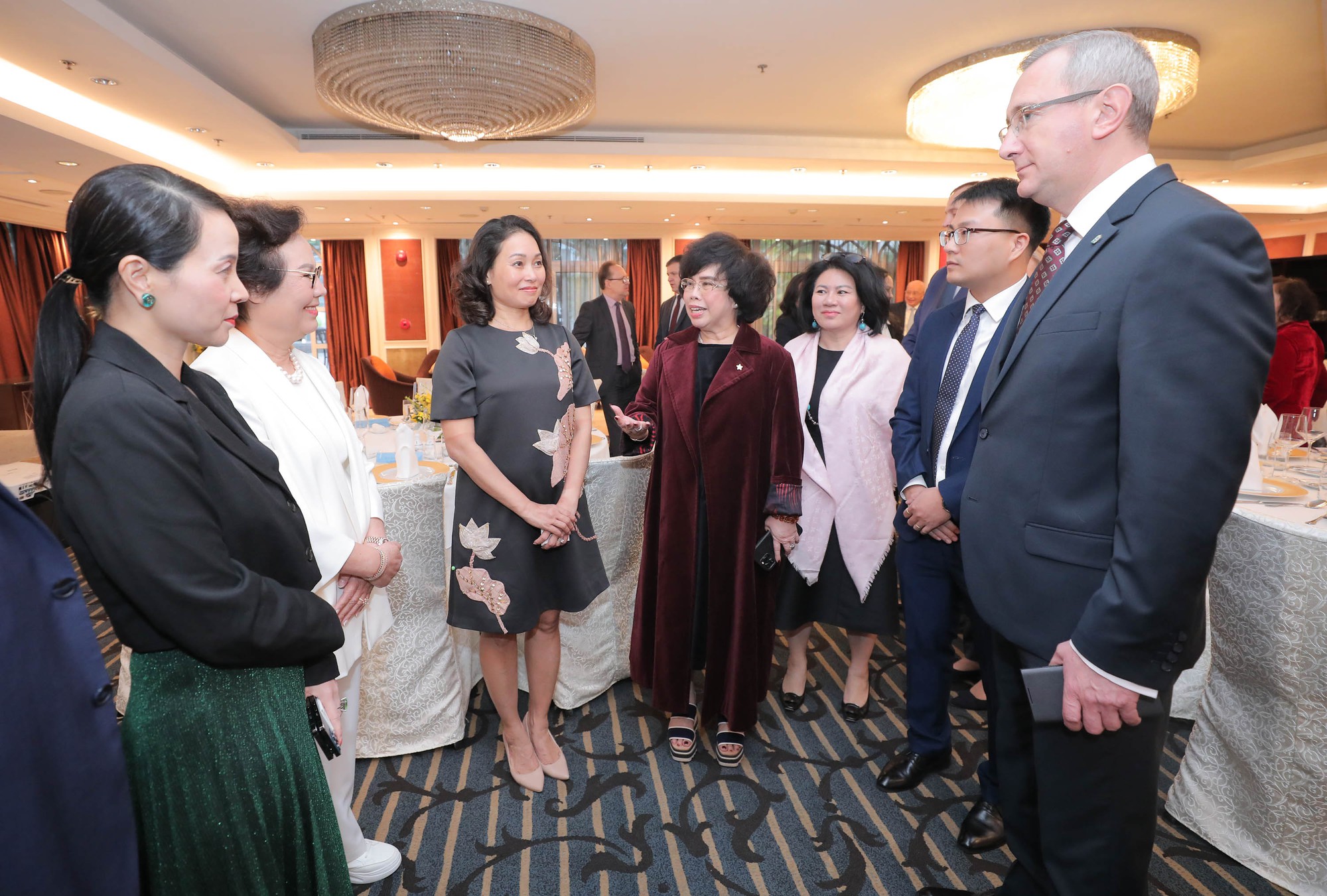 Thống đốc tỉnh Kaluga (Liên bang Nga) gặp gỡ Hiệp hội Nữ doanh nhân Việt Nam và Tập đoàn TH - Ảnh 3.