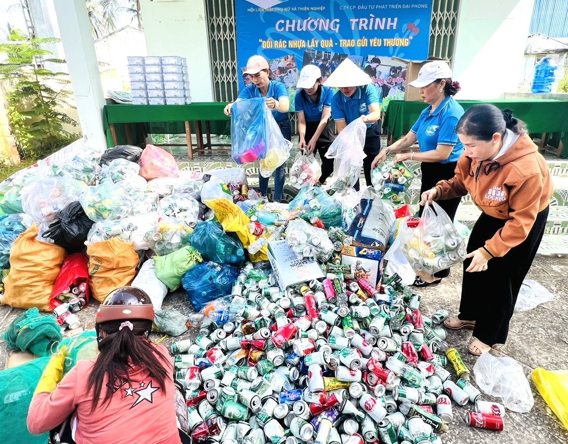 Một nơi ở Bình Thuận, dễ dân nhặt được rác này mang đến trụ sở xã đổi ngay được quà - Ảnh 2.