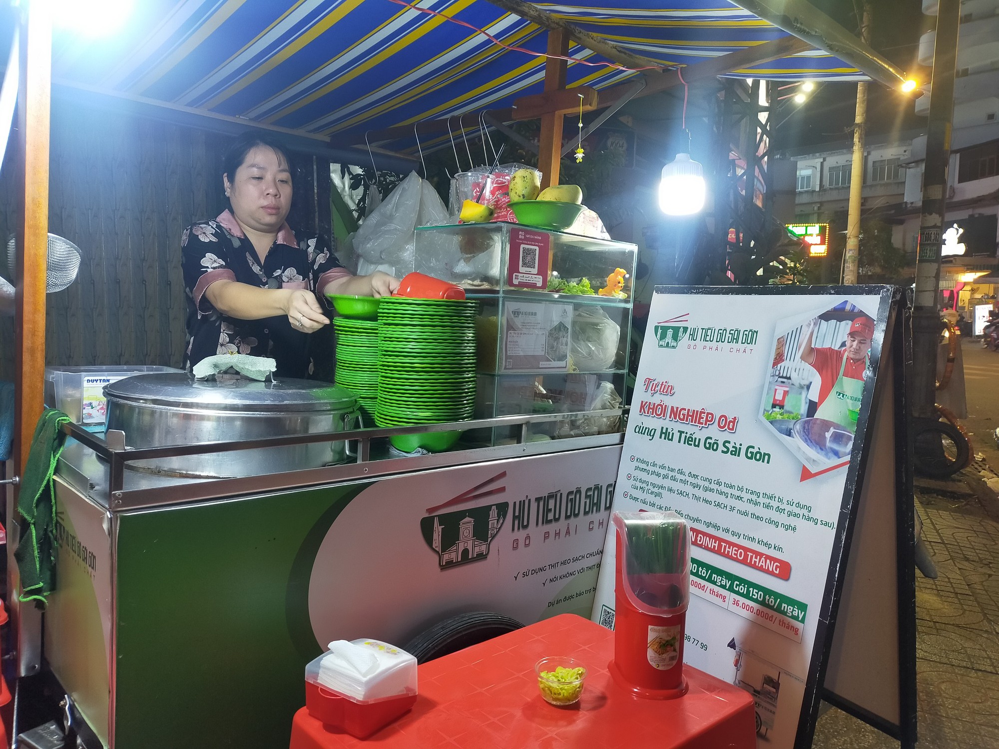 Dự án “5.000 xe hủ tiếu gõ Sài Gòn”: Người bán không cần đi chợ - Ảnh 1.