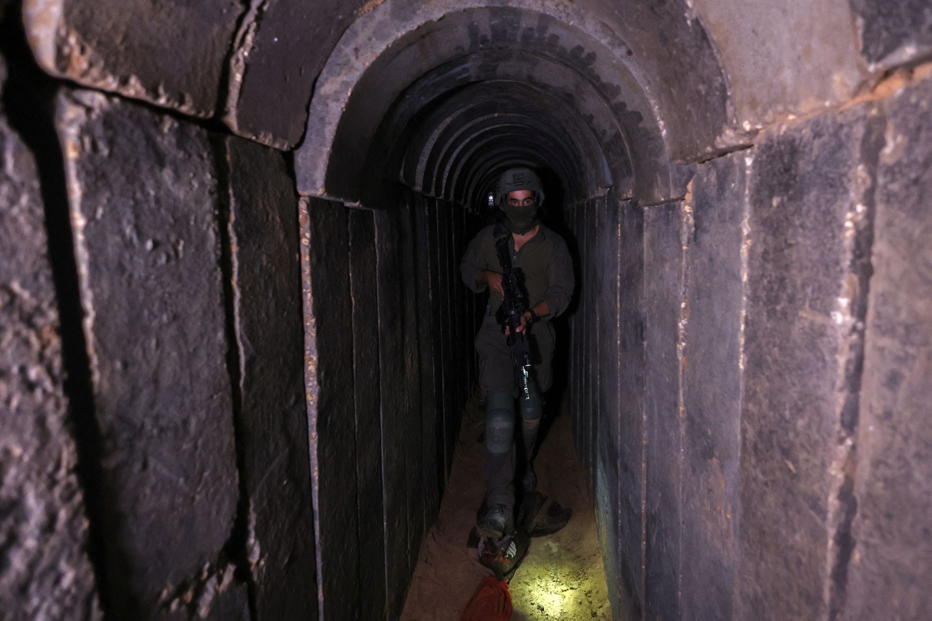 Toàn cảnh đường hầm của Hamas ở Dải Gaza - Ảnh 8.