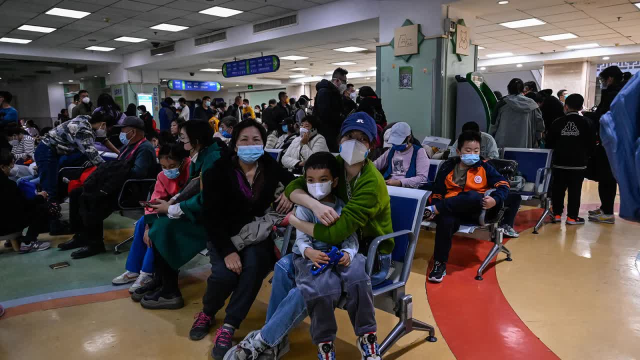 Dịch cúm trẻ em ở &quot;hoành hành&quot; ở Trung Quốc có đáng lo ngại? - Ảnh 1.