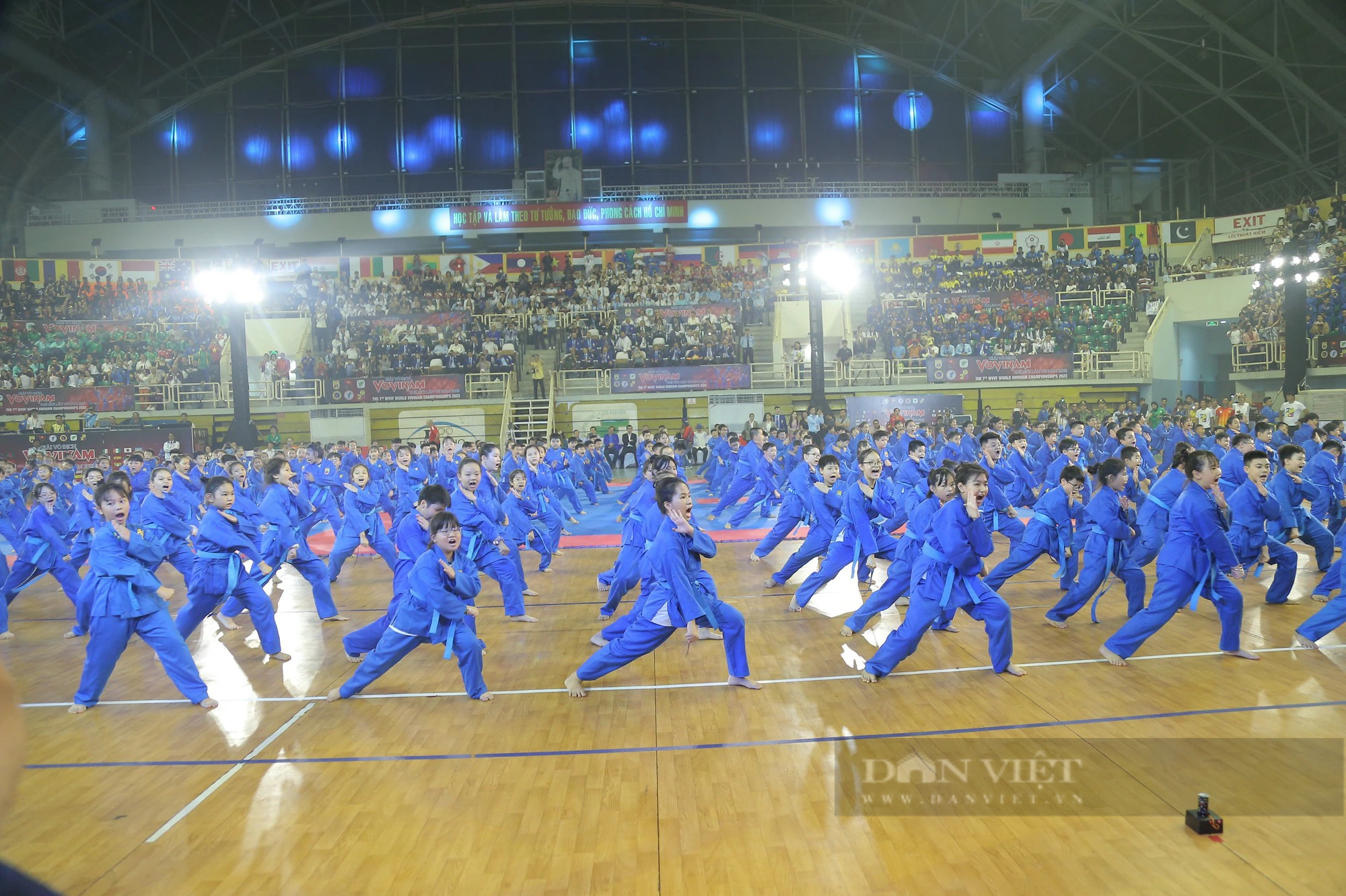 Chủ tịch UBND TP.HCM, Phan Văn Mãi: &quot;Vovinam là sứ giả văn hóa kết nối cộng đồng quốc tế trên tinh thần thượng võ&quot; - Ảnh 10.