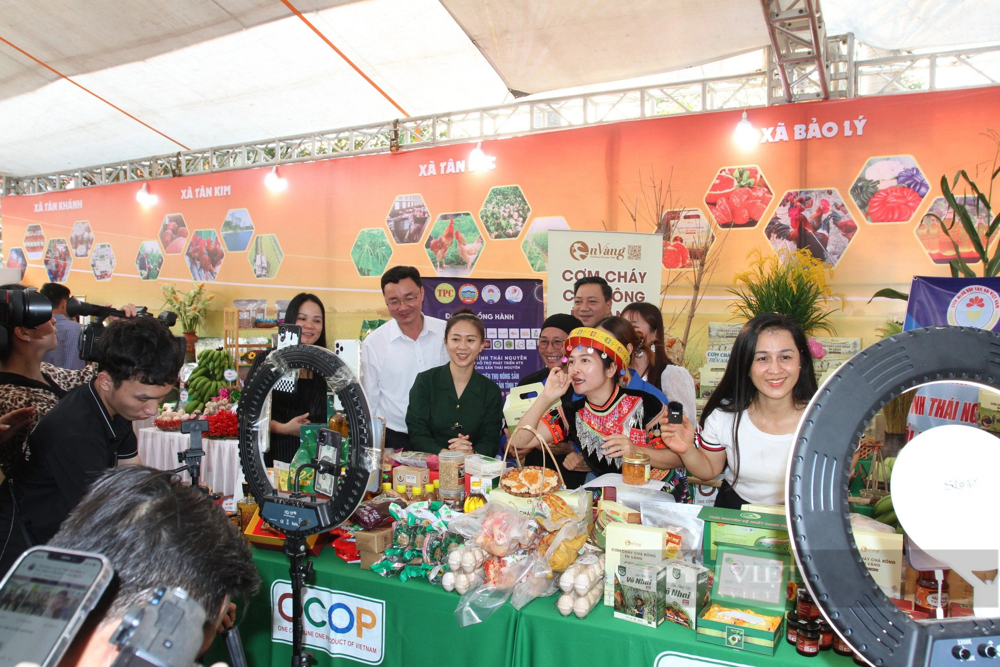 Thái Nguyên: Huyện Phú Bình lần đầu tiên tổ chức chương trình xúc tiến, kết nối tiêu thụ gà đồi Phú Bình quy mô lớn - Ảnh 5.