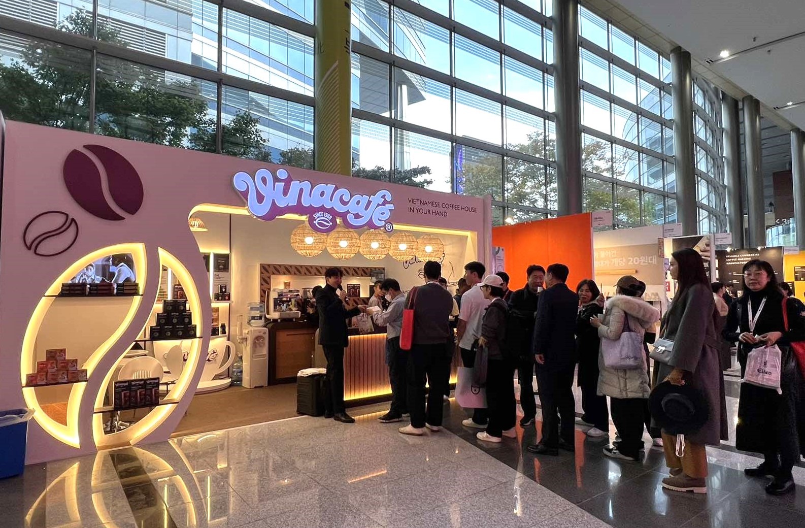 Vinacafé chinh phục khẩu vị người Hàn Quốc tại Seoul Cafe Show - Ảnh 1.