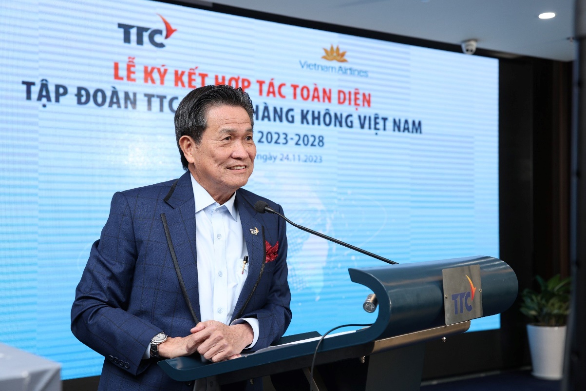 Lễ ký kết thỏa thuận hợp tác toàn diện giữa Tập đoàn TTC và Vietnam Airlines - Ảnh 3.