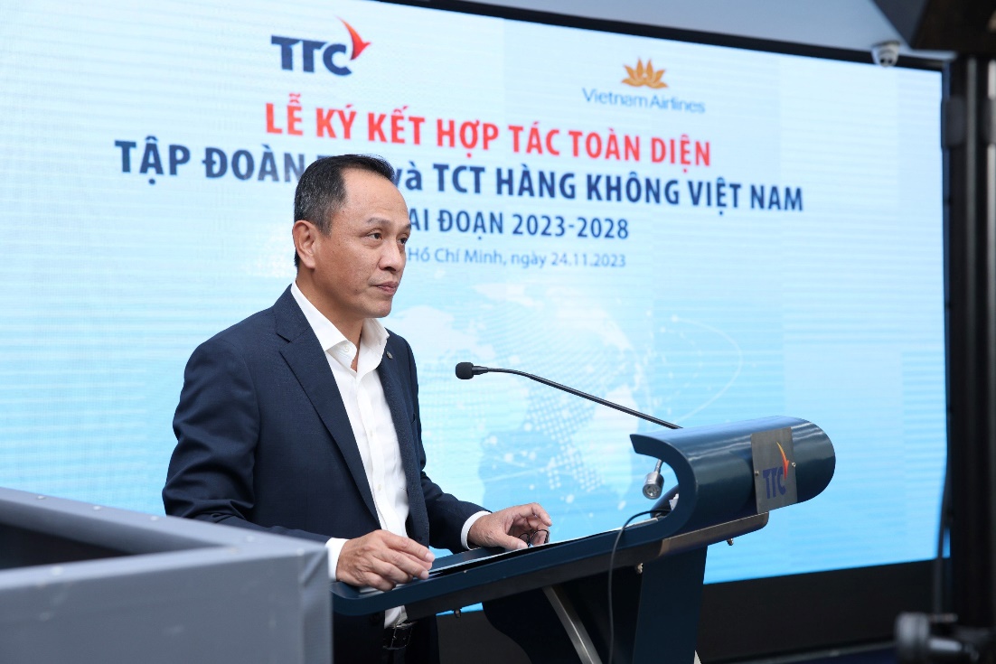 Lễ ký kết thỏa thuận hợp tác toàn diện giữa Tập đoàn TTC và Vietnam Airlines - Ảnh 4.