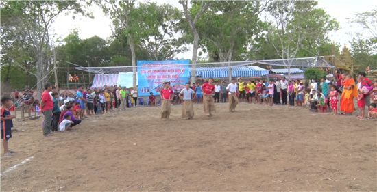 Đời sống đồng bào Khmer huyện Duyên Hải ở Trà Vinh đang tốt hơn, thu nhập bình quân đầu người tăng - Ảnh 3.