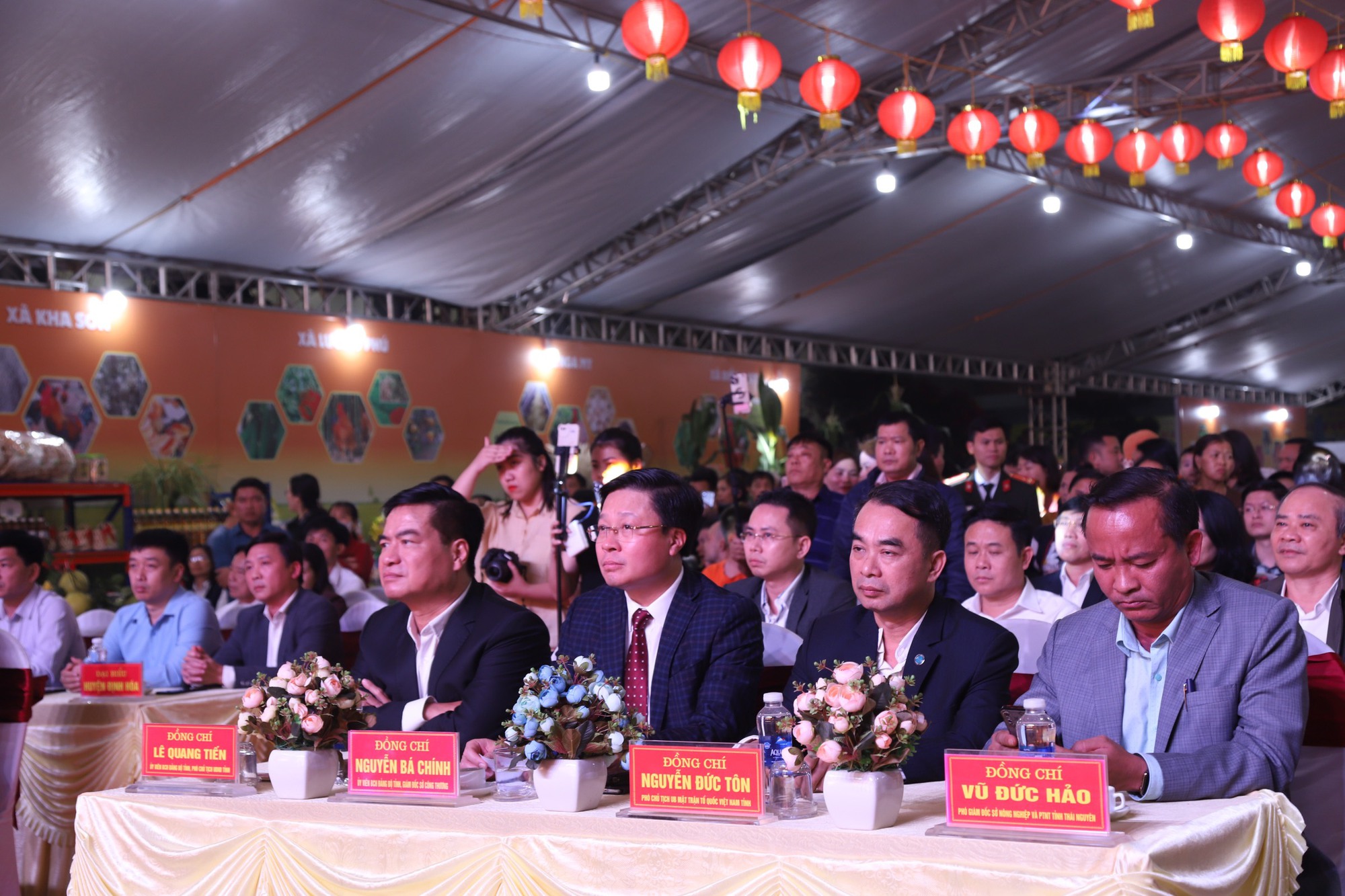 Thái Nguyên: Huyện Phú Bình lần đầu tiên tổ chức chương trình xúc tiến, kết nối tiêu thụ gà đồi Phú Bình quy mô lớn - Ảnh 1.