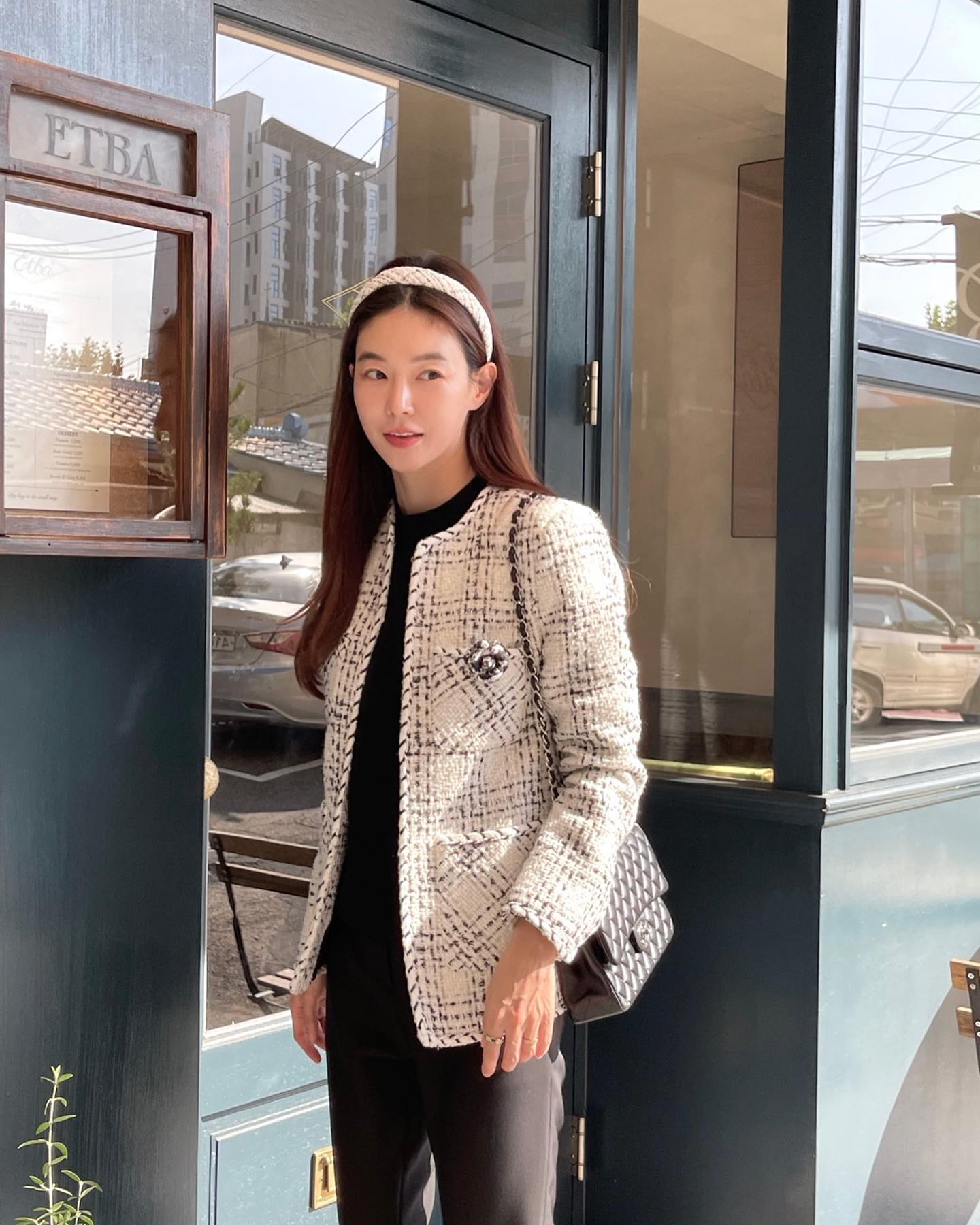 Fashion blogger người Hàn gợi ý 10 cách diện đồ vải tweed trẻ trung - Ảnh 8.