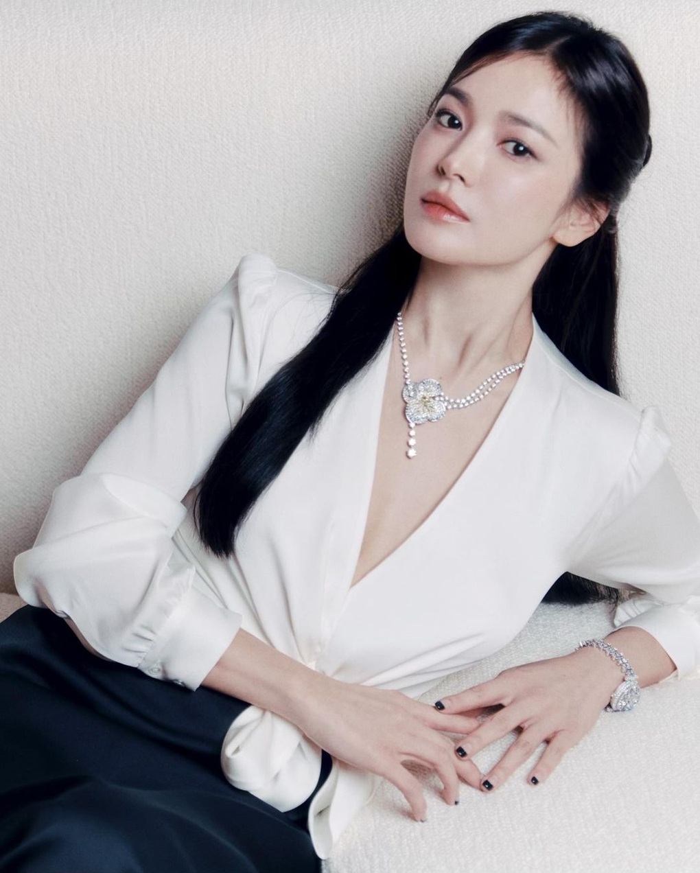 Song Hye Kyo: Phụ nữ đẹp nhất khi không thuộc về ai - Ảnh 5.