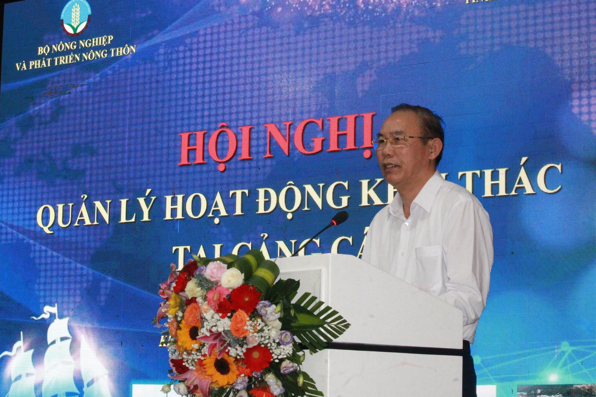 Thứ trưởng Bộ NNPTNT Phùng Đức Tiến: Thí điểm triển khai mô hình cảng cá chuyên dụng - Ảnh 1.