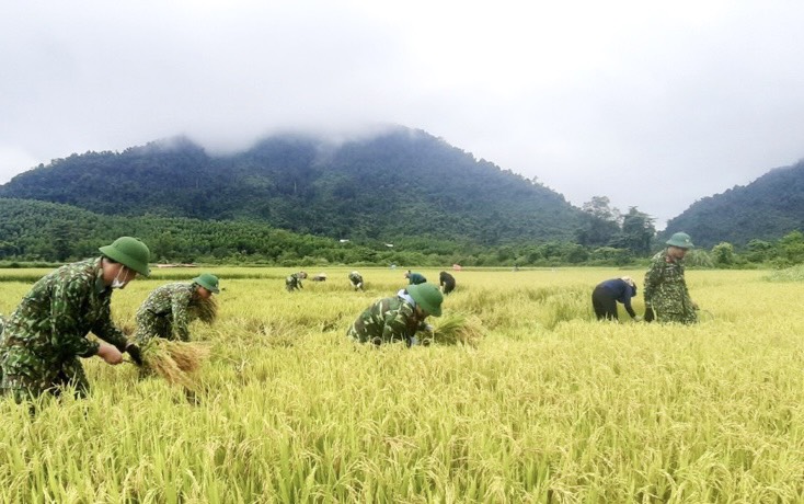 Quảng Bình: Đồng bào Bru– Vân Kiều ở nơi này xem lúa như vị thần, sau thu hoạch đều tổ chức lễ mừng cơm mới - Ảnh 2.