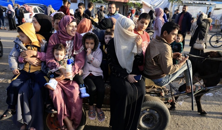 Người dân Gaza rối bời sau lệnh ngừng bắn: Về nhà hay tha hương? - Ảnh 1.