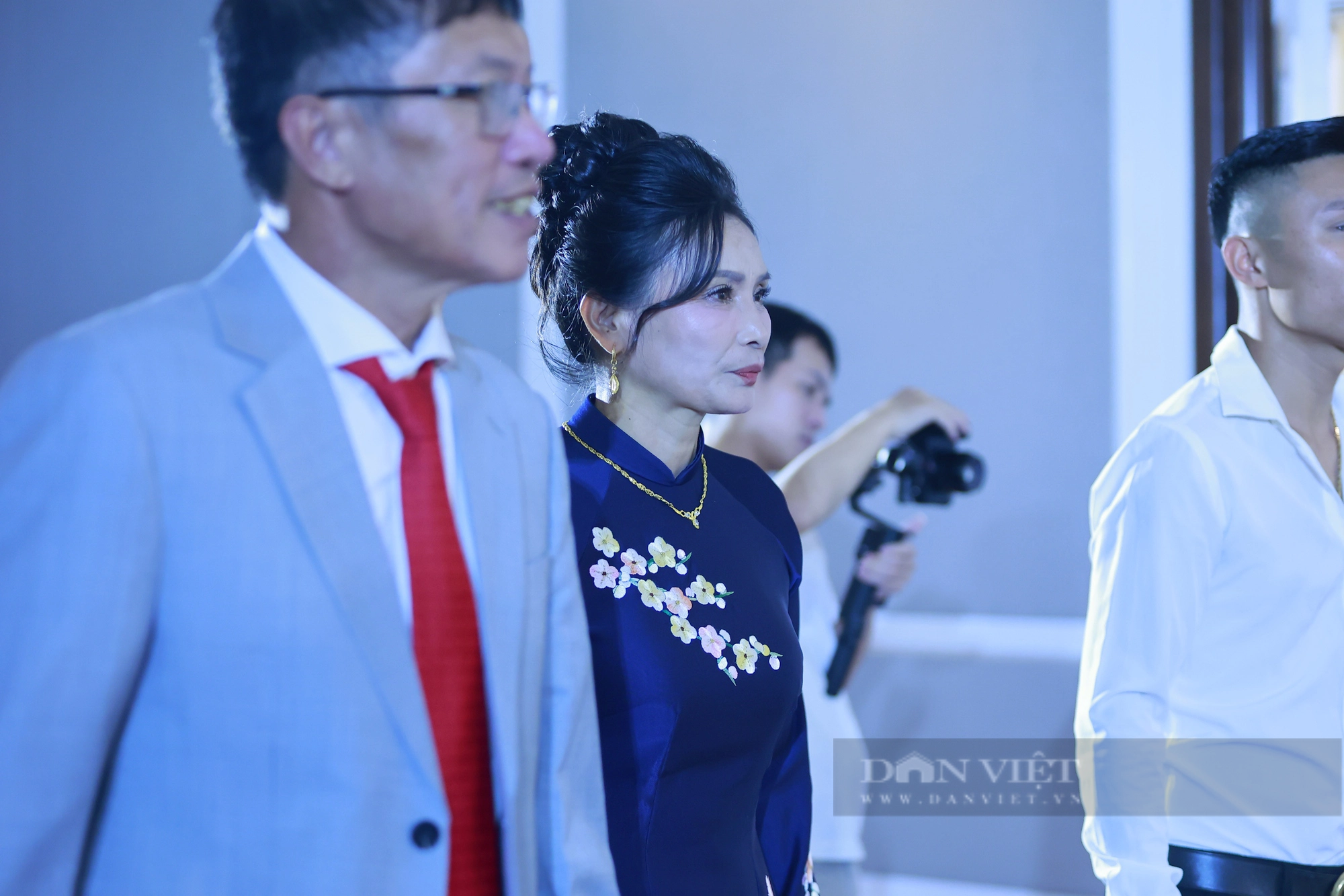 HLV Park Hang-seo cùng dàn soái ca ĐT Việt Nam đến tham dự đám cưới Đoàn Văn Hậu - Ảnh 4.