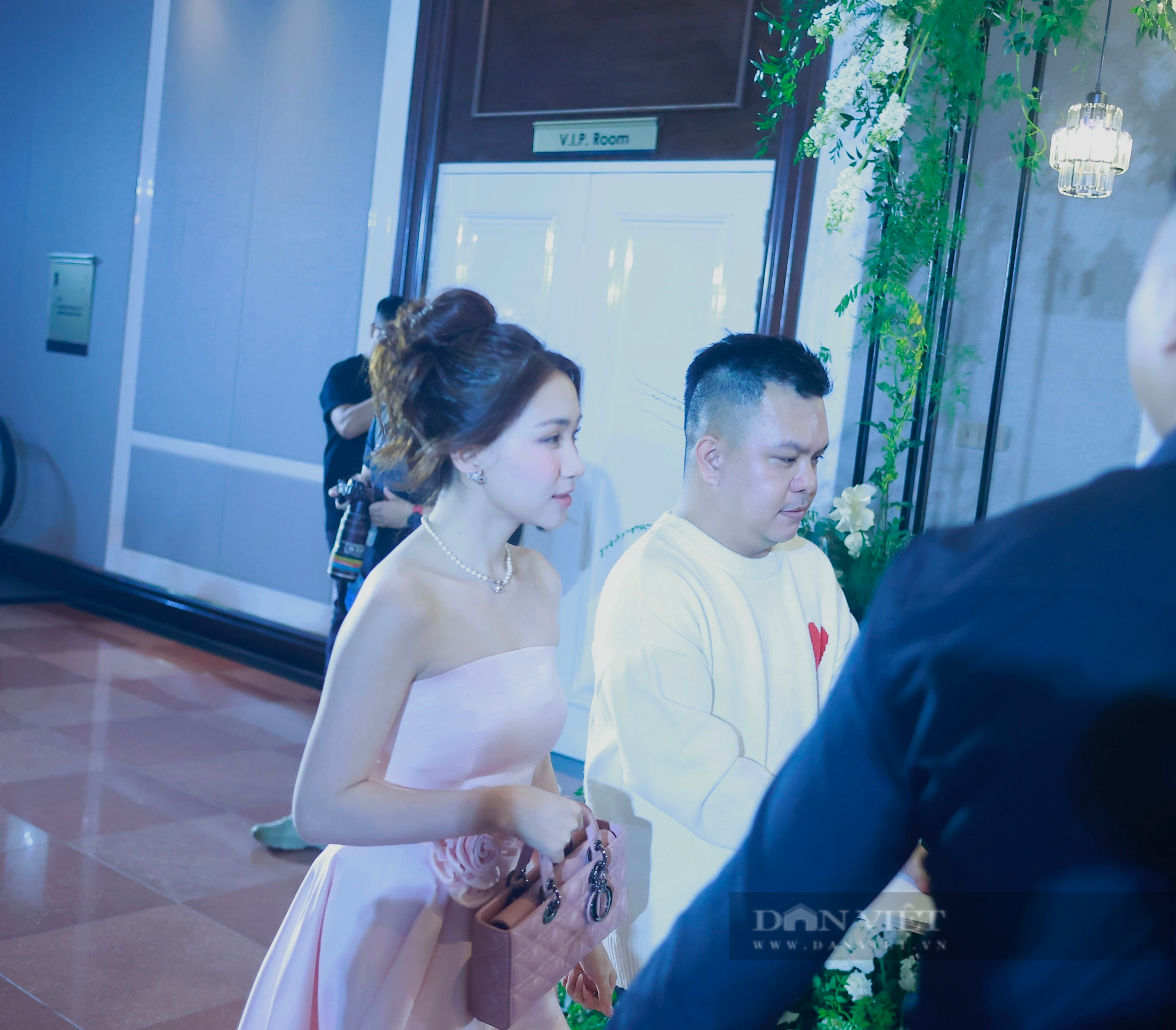 HLV Park Hang-seo cùng dàn soái ca ĐT Việt Nam đến tham dự đám cưới Đoàn Văn Hậu - Ảnh 21.
