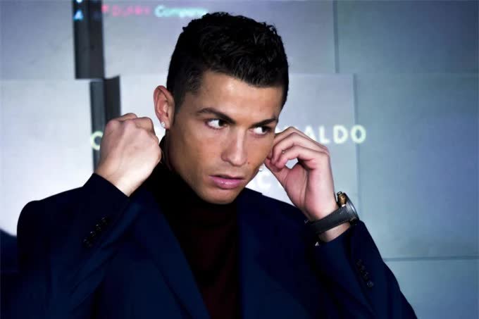 10 nam VĐV quyến rũ nhất thế giới: Ronaldo thứ 5, Messi thứ 9, ai số 1? - Ảnh 2.