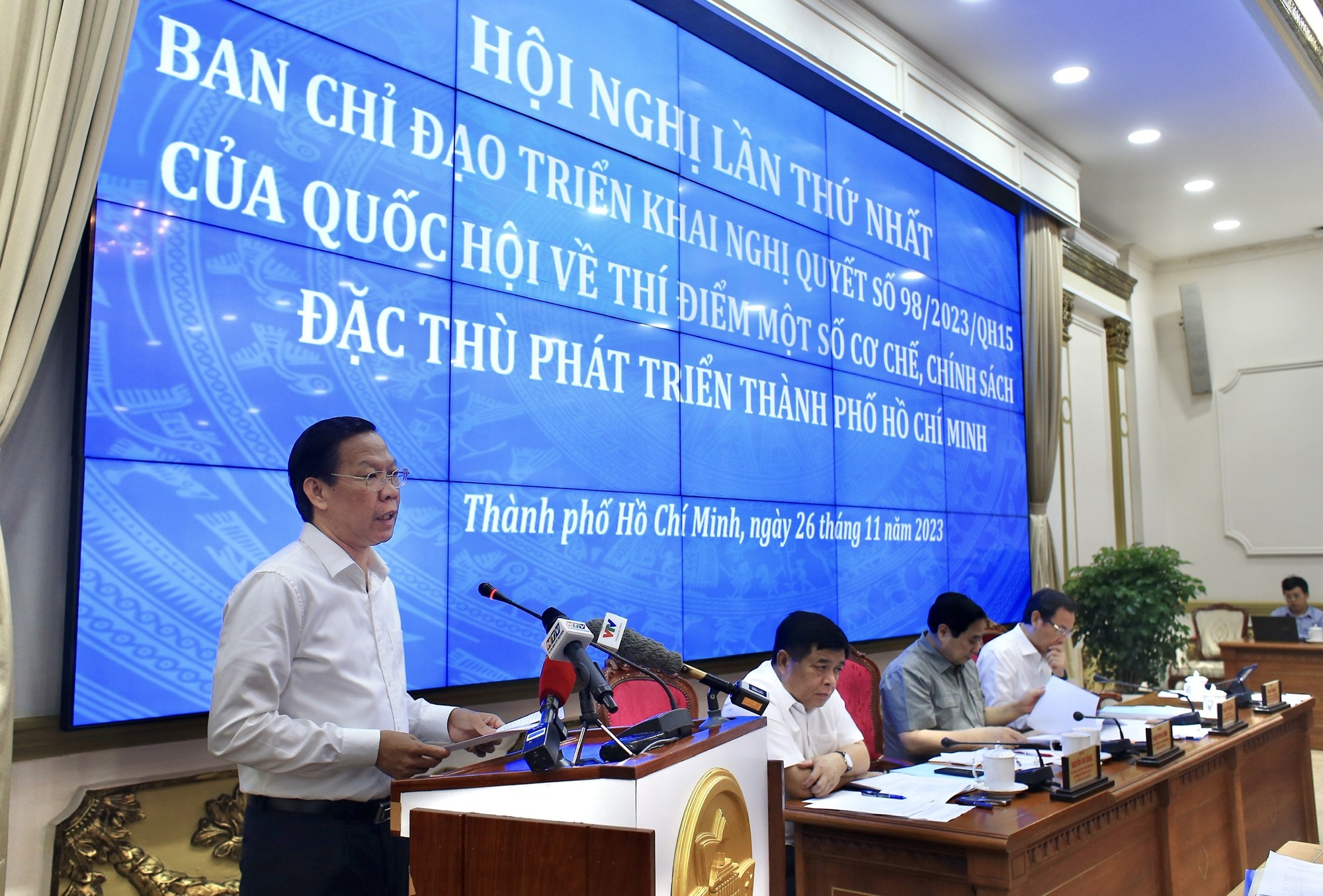 TP.HCM kiến nghị Thủ tướng gỡ nhiều vướng mắc cho Nghị quyết 98 - Ảnh 3.