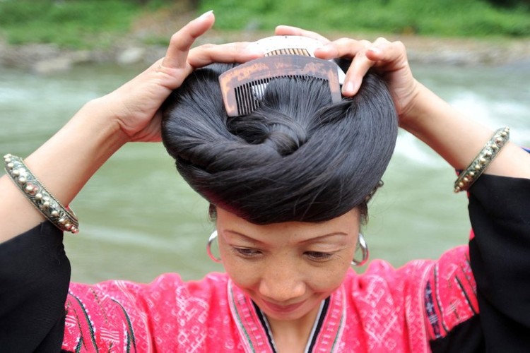 Hình ảnh những người Dao Đỏ sở hữu mái tóc dài nhất thế giới lên tới 2 mét - Ảnh 3.