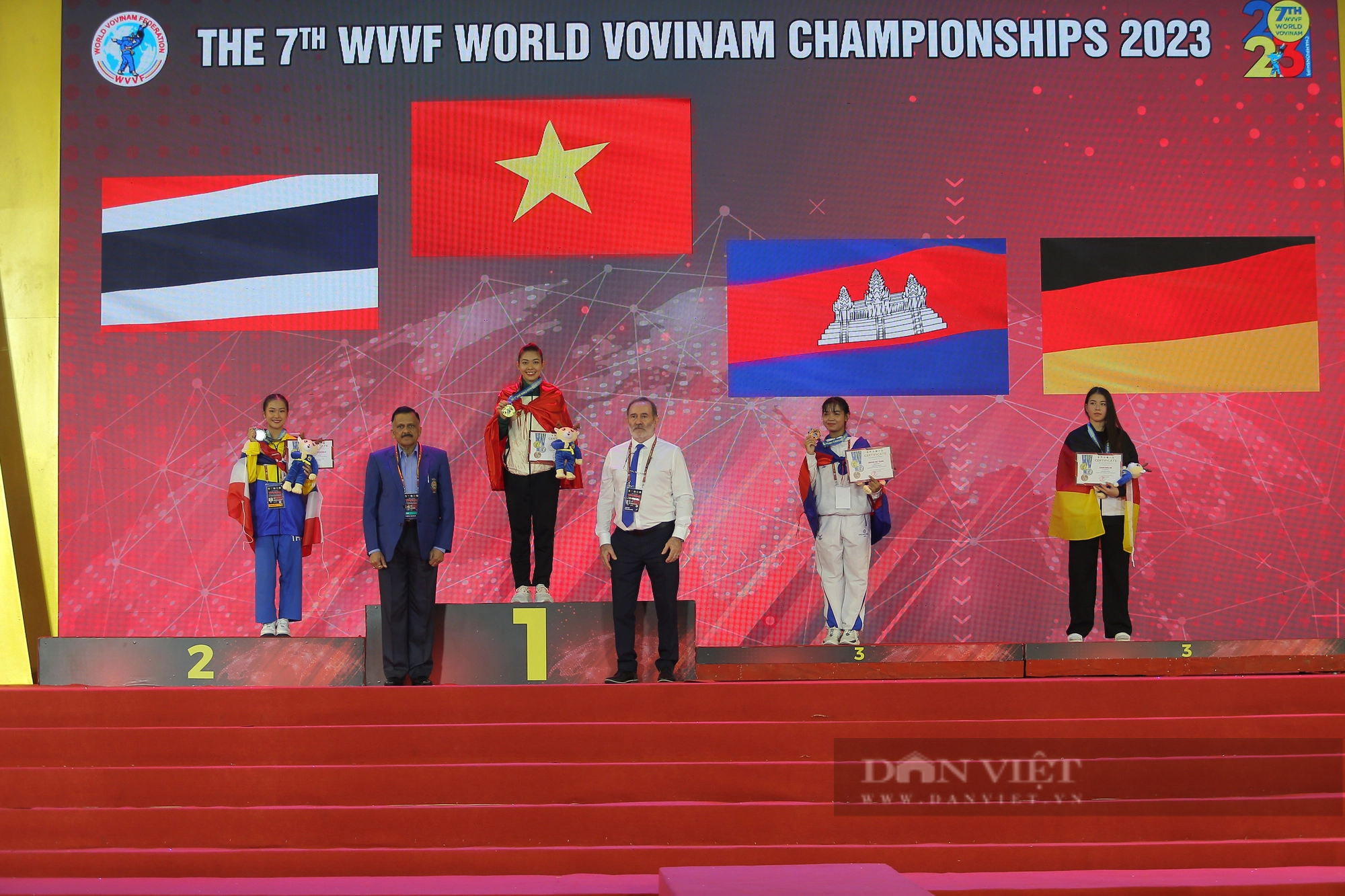 Cô giáo Tiểu học trở thành nhà vô địch thế giới Vovinam - Ảnh 4.