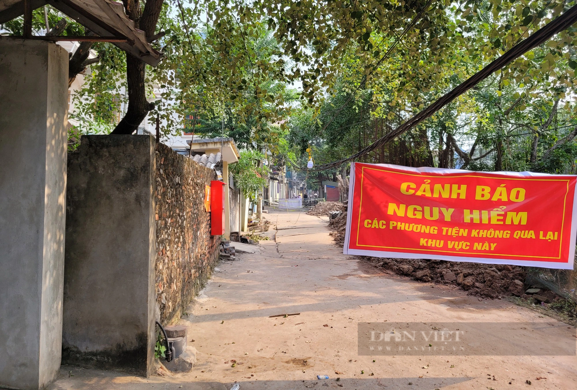 Sụt lún do khoan giếng ở Quốc Oai: Người dân sống cảnh tạm bợ chưa biết ngày về - Ảnh 1.