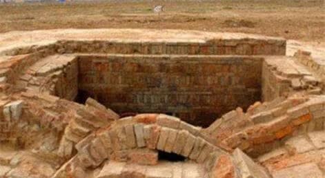 Hoàng đế gây tranh cãi nhiều nhất trong lịch sử Trung Quốc: Lăng mộ được tìm thấy ở... bãi rác - Ảnh 6.