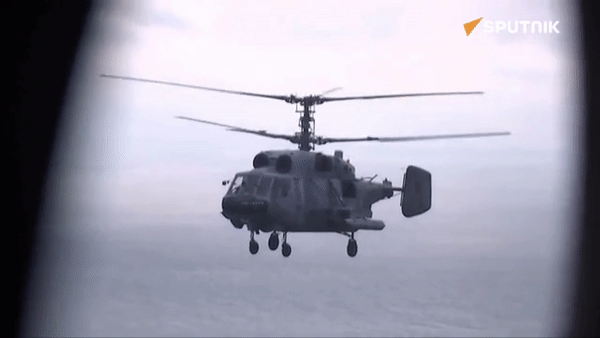 Trực thăng hải quân Ka-29 của Nga xạ kích mục tiêu gần Crimea - Ảnh 10.